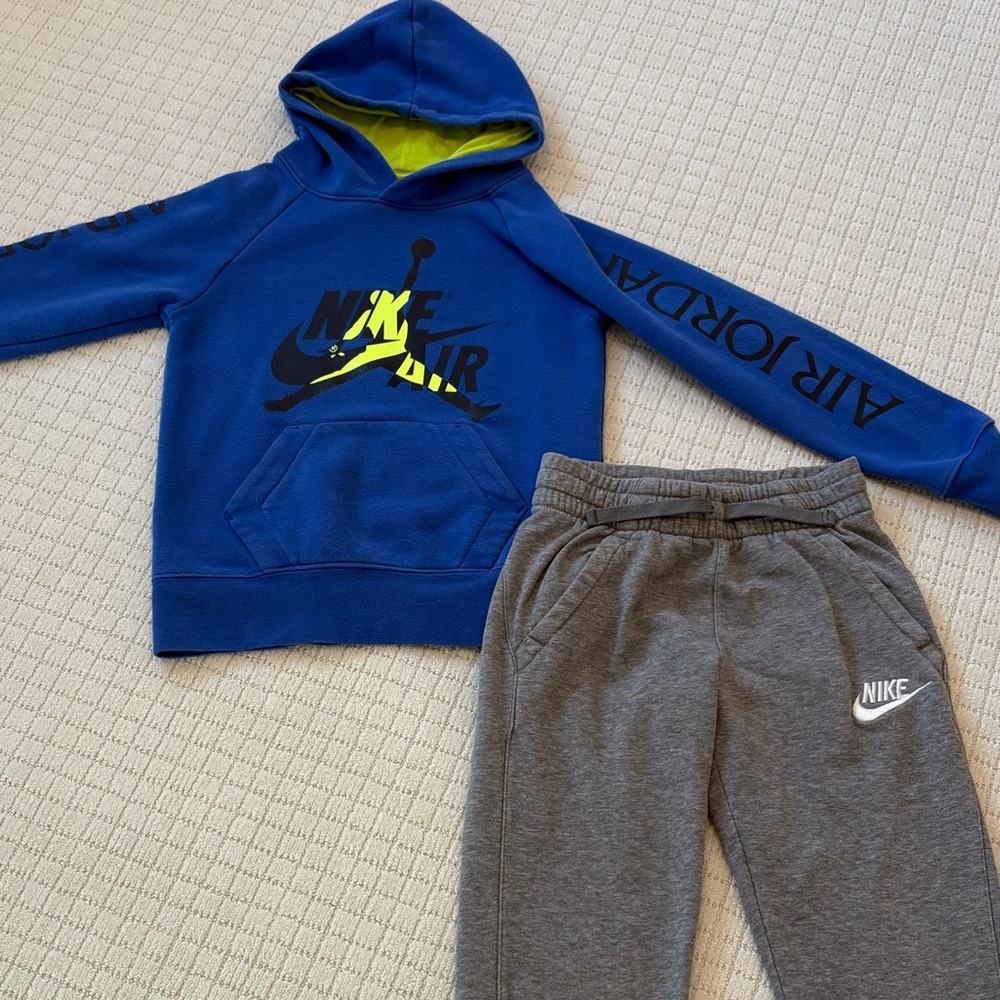 Nike Jordan Hoodie and sweatpants, size S- 8/10
